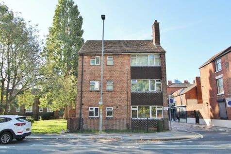 2 bedroom ground floor flat for sale