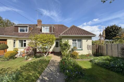 4 bedroom semi-detached bungalow for sale