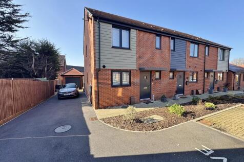 3 bedroom end of terrace house for sale