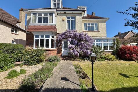 6 bedroom detached house for sale