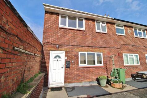 2 bedroom maisonette for sale