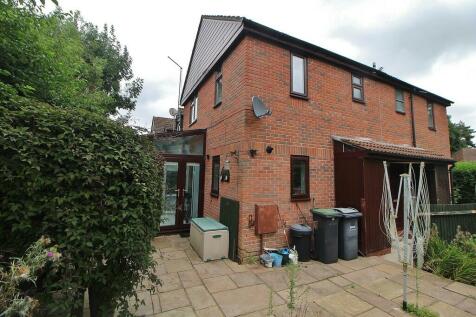 2 bedroom semi-detached house for sale