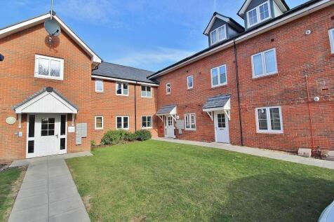 2 bedroom ground floor flat for sale