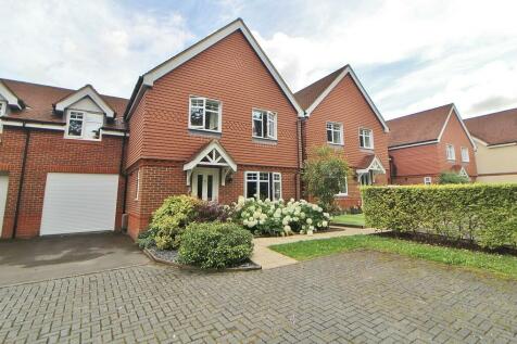 4 bedroom semi-detached house for sale