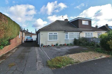 2 bedroom semi-detached bungalow for sale