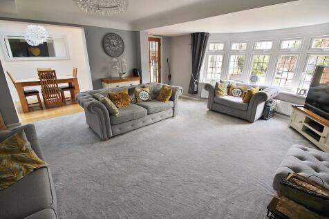 4 bedroom semi-detached house for sale