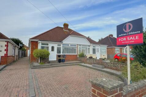 2 bedroom semi-detached bungalow for sale