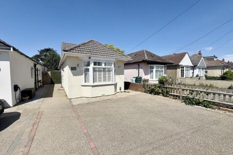 2 bedroom semi-detached bungalow for sale
