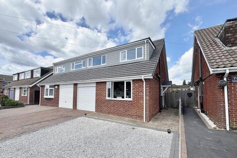 4 bedroom semi-detached house for sale
