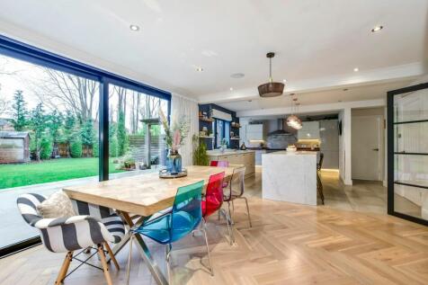 Kings Meadow, Kings Langley, WD4 4 bed detached house for sale