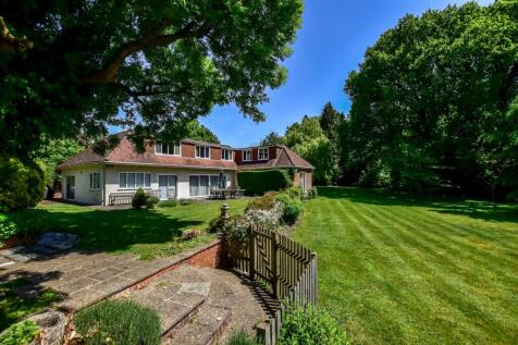 Little Windmill Hill, Chipperfield, WD4 5 bed detached house for sale