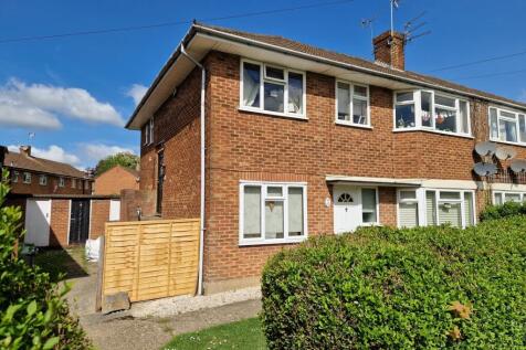 2 bedroom maisonette for sale