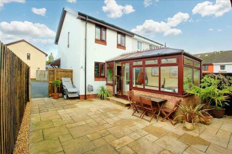 2 bedroom semi-detached house for sale