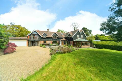 5 bedroom detached house for sale