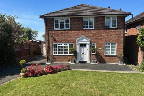 4 bedroom detached house for sale