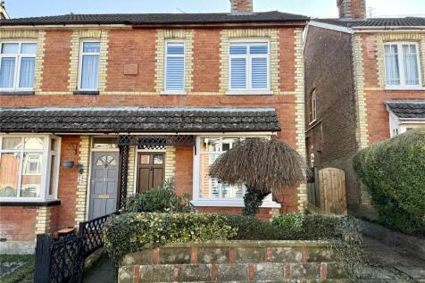 2 bedroom semi-detached house for sale