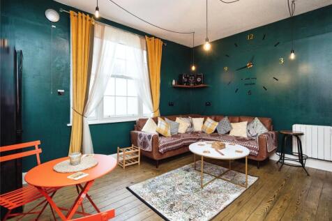 2 bedroom flat for sale