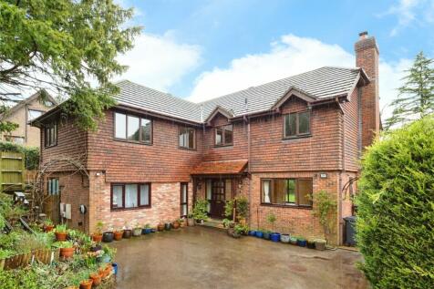 6 bedroom detached house for sale