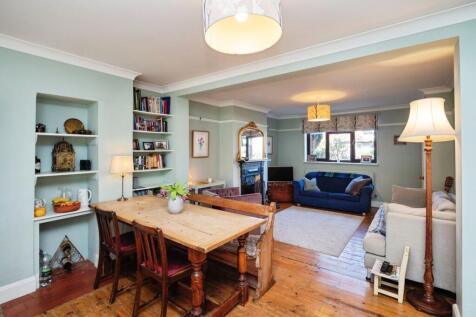 4 bedroom semi-detached house for sale
