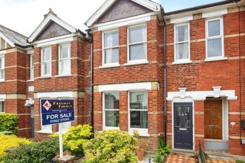 3 bedroom town house for sale