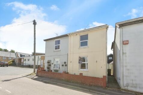 2 bedroom semi-detached house for sale