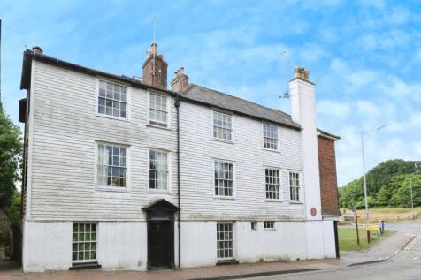 3 bedroom town house for sale