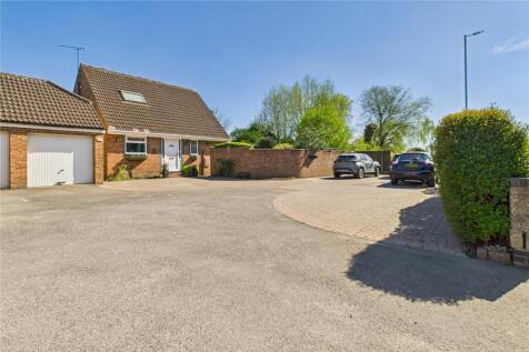 Swindon Road, Swindon SN3 3 bed detached house for sale