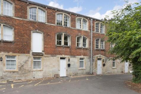 3 bedroom town house for sale