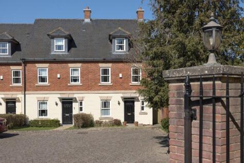 4 bedroom town house for sale