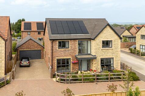 5 bedroom detached house for sale
