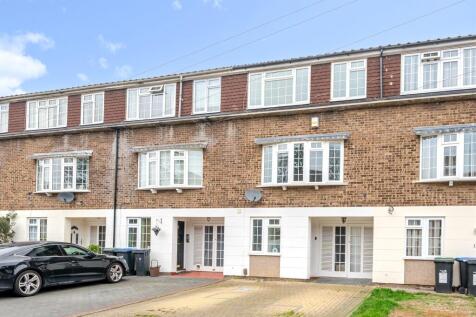 3 bedroom town house for sale