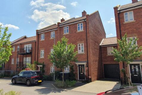 4 bedroom town house for sale