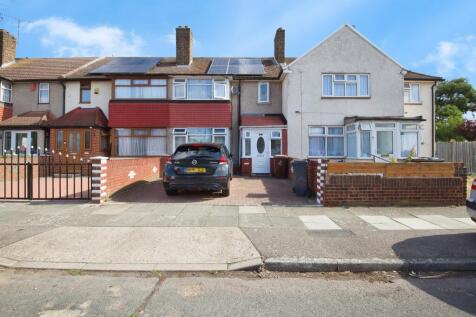 3 bedroom terraced house for sale