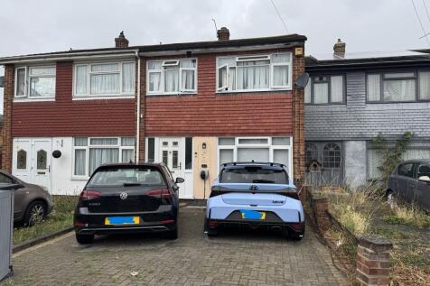 3 bedroom terraced house for sale