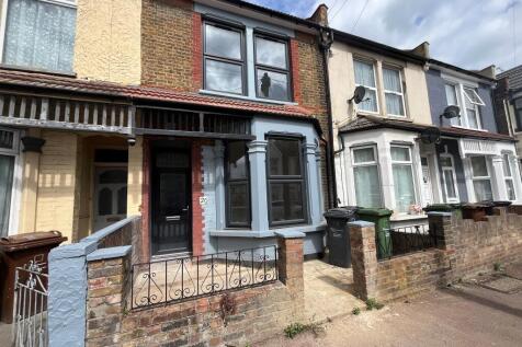 5 bedroom terraced house for sale