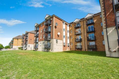 2 bedroom ground floor flat for sale