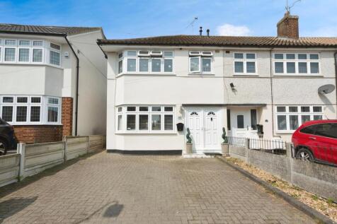 3 bedroom end of terrace house for sale