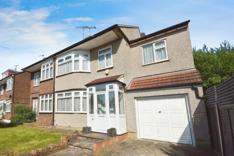 4 bedroom semi-detached house for sale