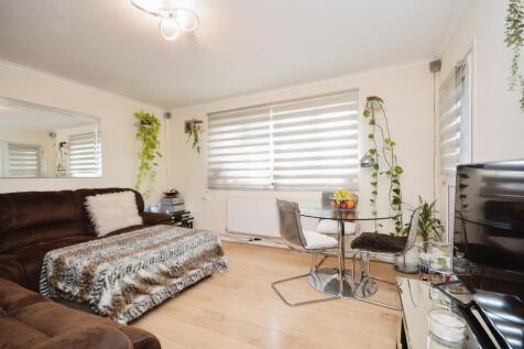 3 bedroom flat for sale