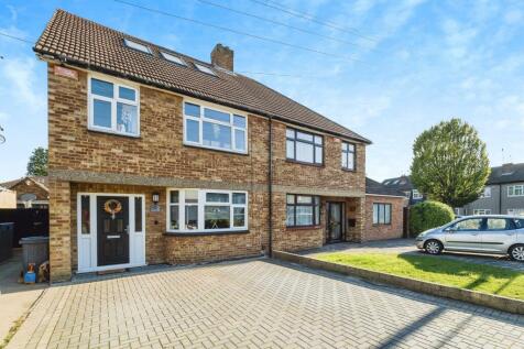 5 bedroom semi-detached house for sale