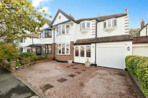 5 bedroom semi-detached house for sale