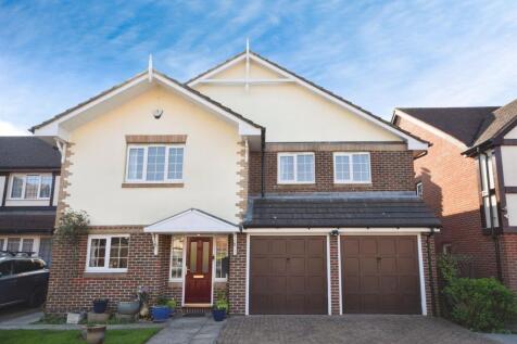 5 bedroom detached house for sale