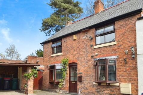 Village Road, Christleton, CH3 2 bed terraced house for sale