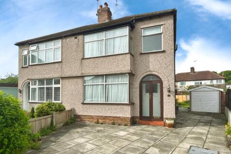 Pine Gardens, Upton, Chester... 3 bed semi