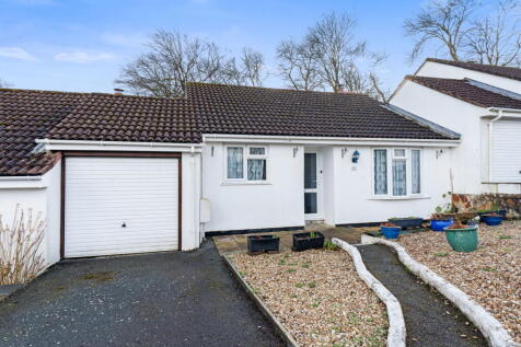 2 bedroom terraced bungalow for sale