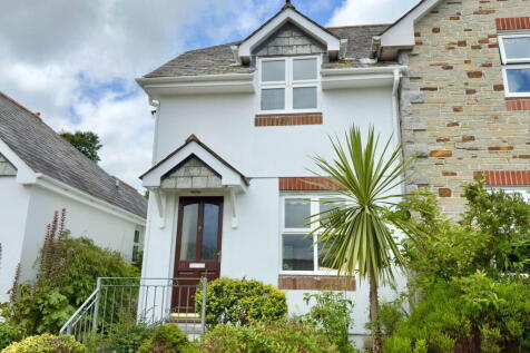 Old School Court, Wadebridge, PL27 2 bed end of terrace house for sale