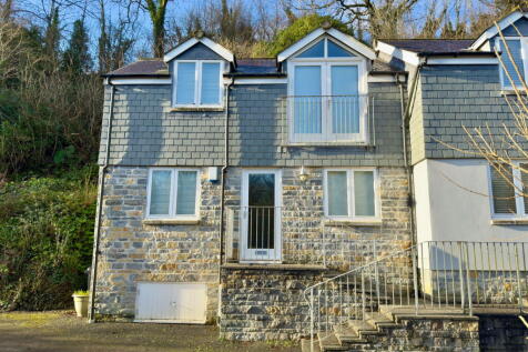 Little Petherick, PL27 2 bed end of terrace house for sale