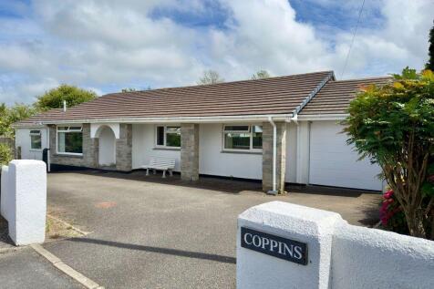 5 bedroom detached bungalow for sale