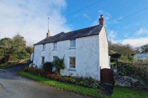 Trewalder 3 bed detached house for sale