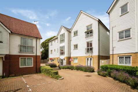 2 bedroom ground floor flat for sale